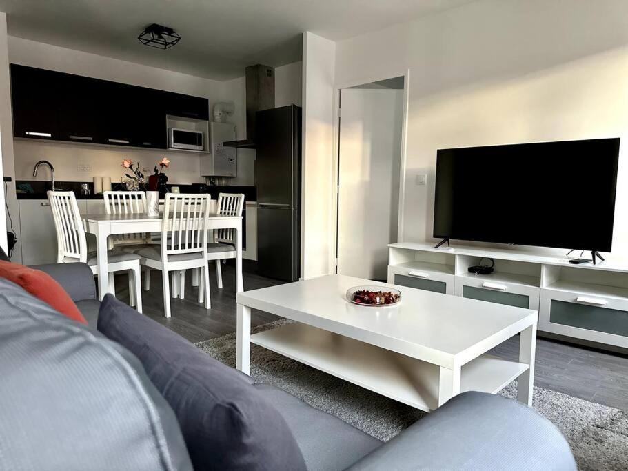 Appartement Cozy - Quartier Residentiel Μελάν Εξωτερικό φωτογραφία